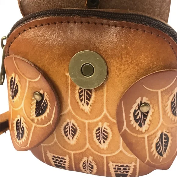 LAST ONE! Handmade Handcrafted Genuine Leather Owl Wristlet Coin Purse - Picture 4 of 8